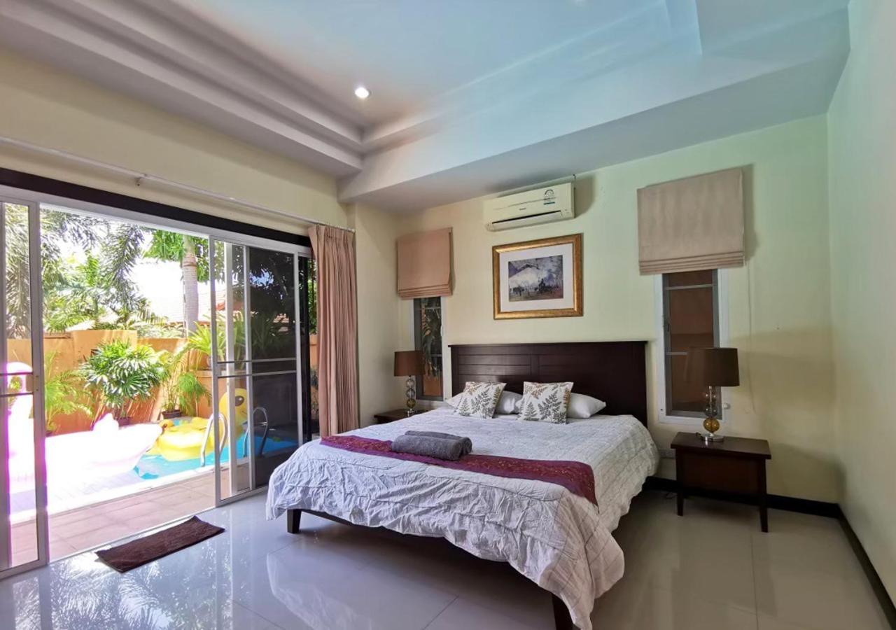 Baronial Pool Villas Pattaya